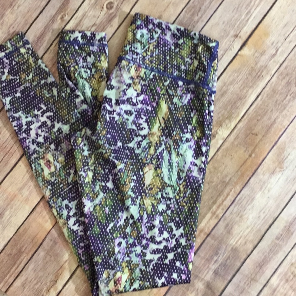 Lululemon full on luxtreme Wunder Under size 6